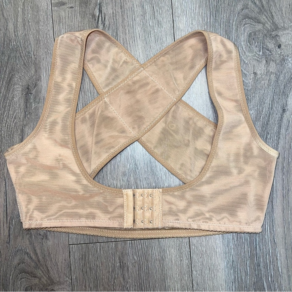 Upper Back Posture Corrector Beige Adjustable 3 Front Clasps Size XL